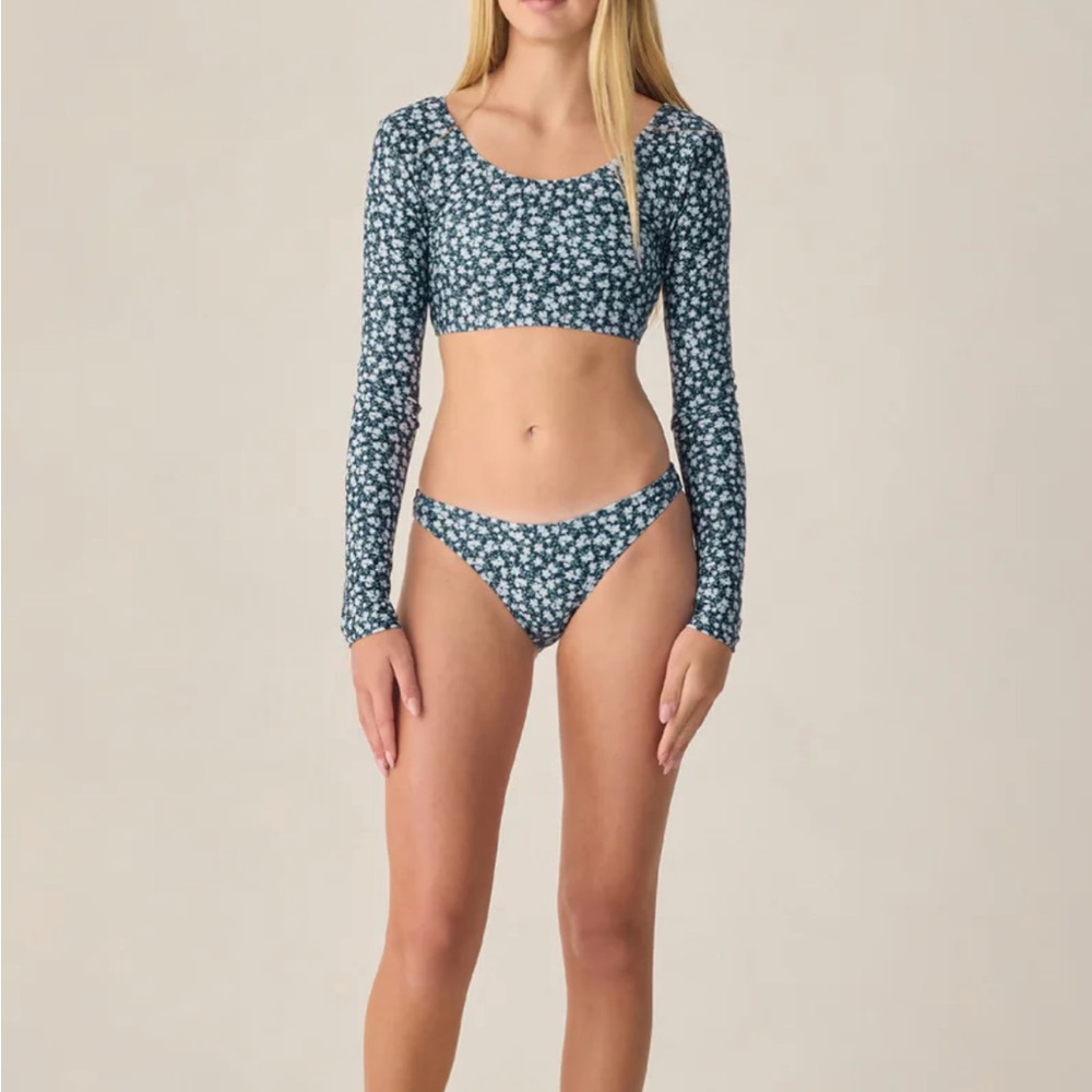 Rylee + Cru Teen Rashguard Bikini Set Navy Floral